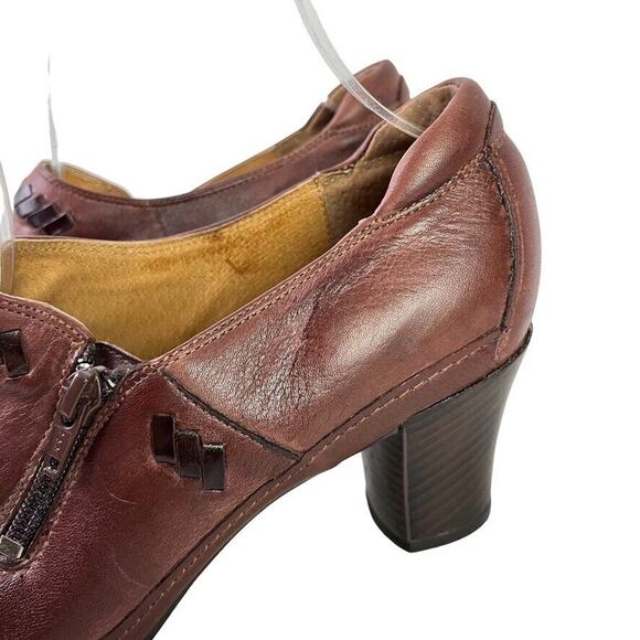 Clarks Artisan Womens Chunky Heels Brown Leather Side Zip Comfort Shoes sz 10 M - Picture 9 of 16